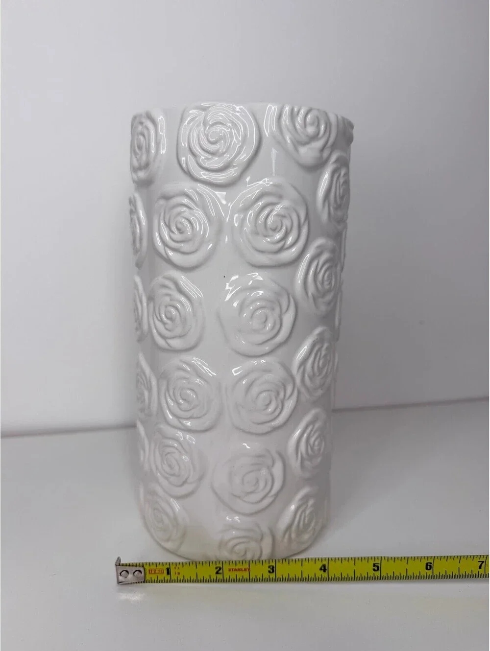 Sandra Magsamen memorial rose vase for 1800flowers